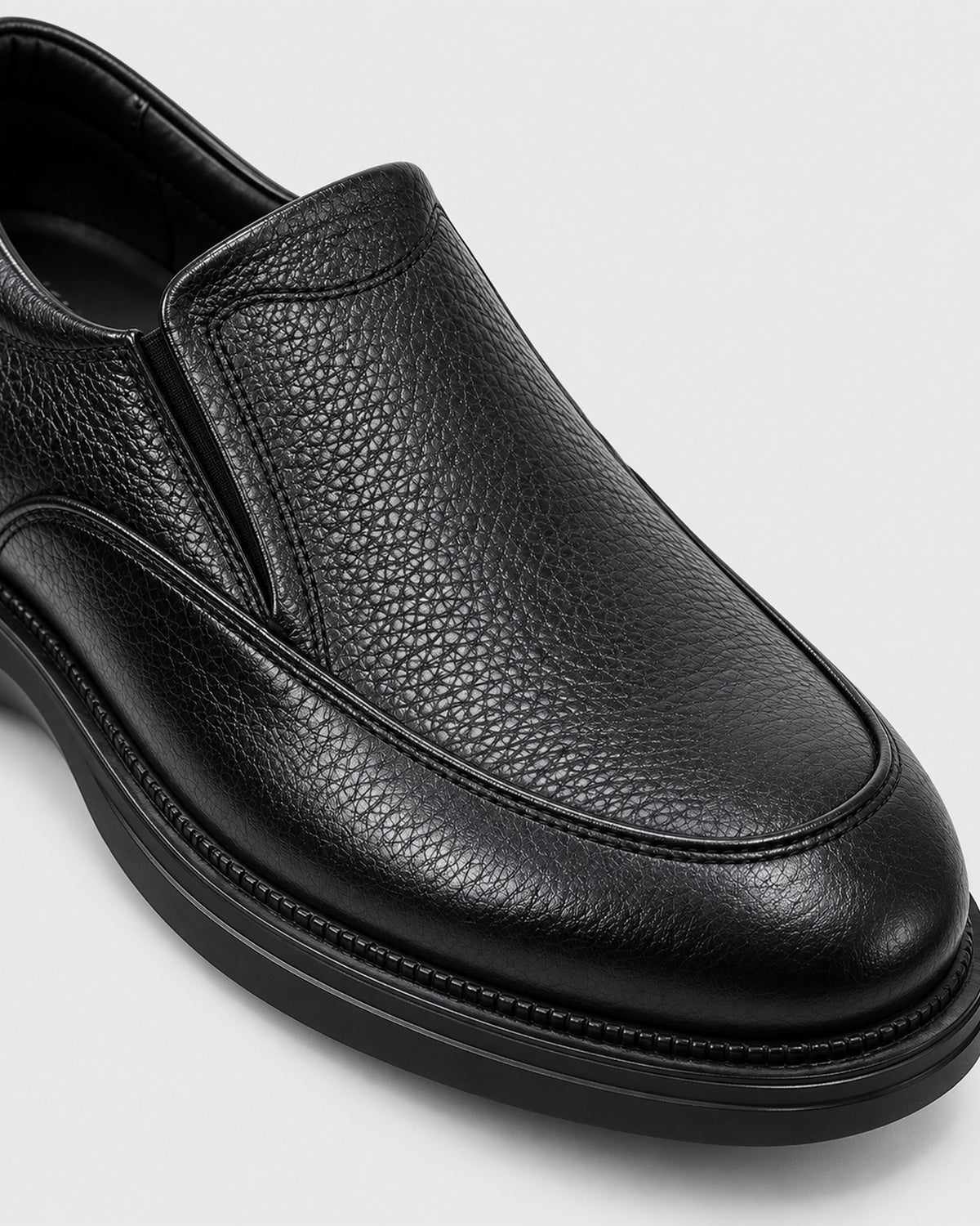 Men's Leather Moc-Toe Slip-On – Black & Brown