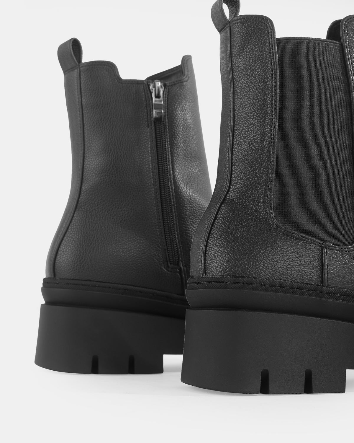 Botshy Women's Chunky Leather Chelsea Boot Black