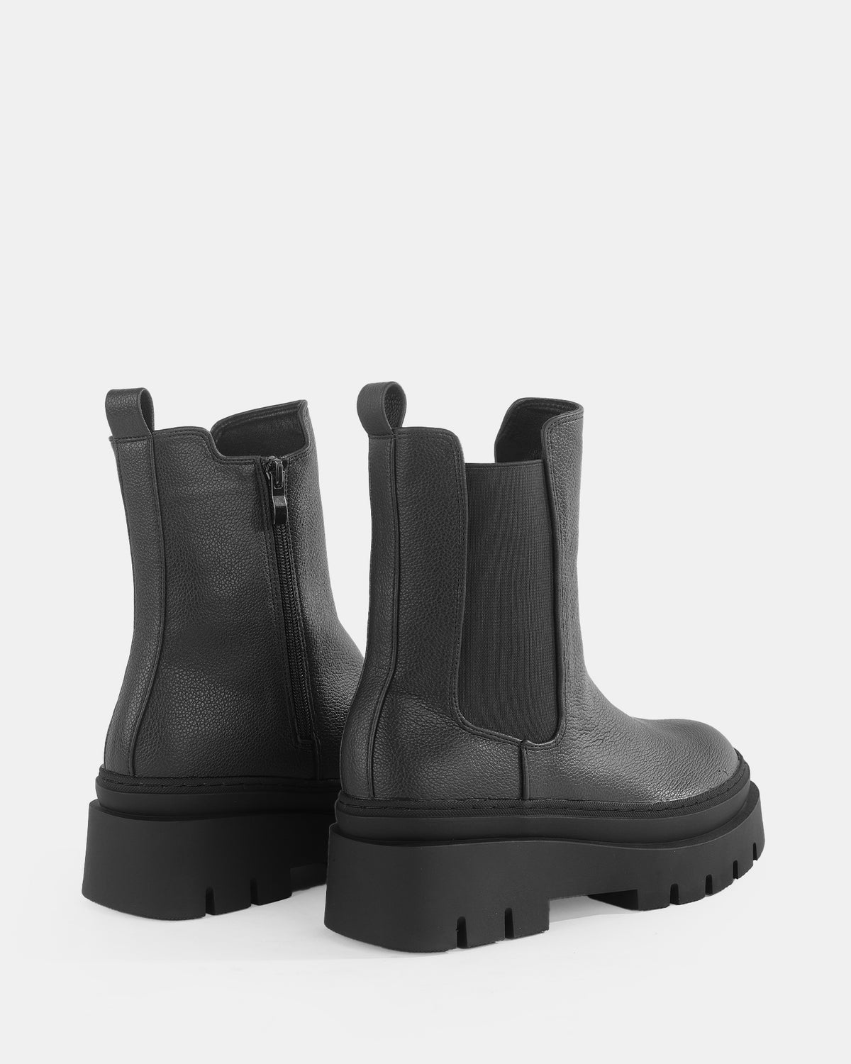 Botshy Women's Chunky Leather Chelsea Boot Black