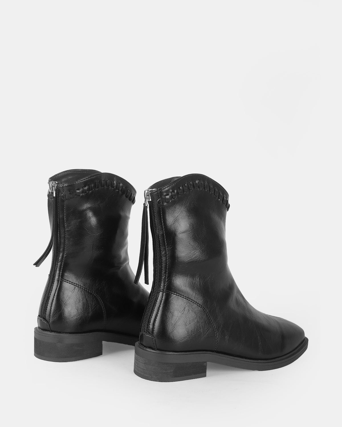 Botshy Women's Front-Zip Ankle Boot Black